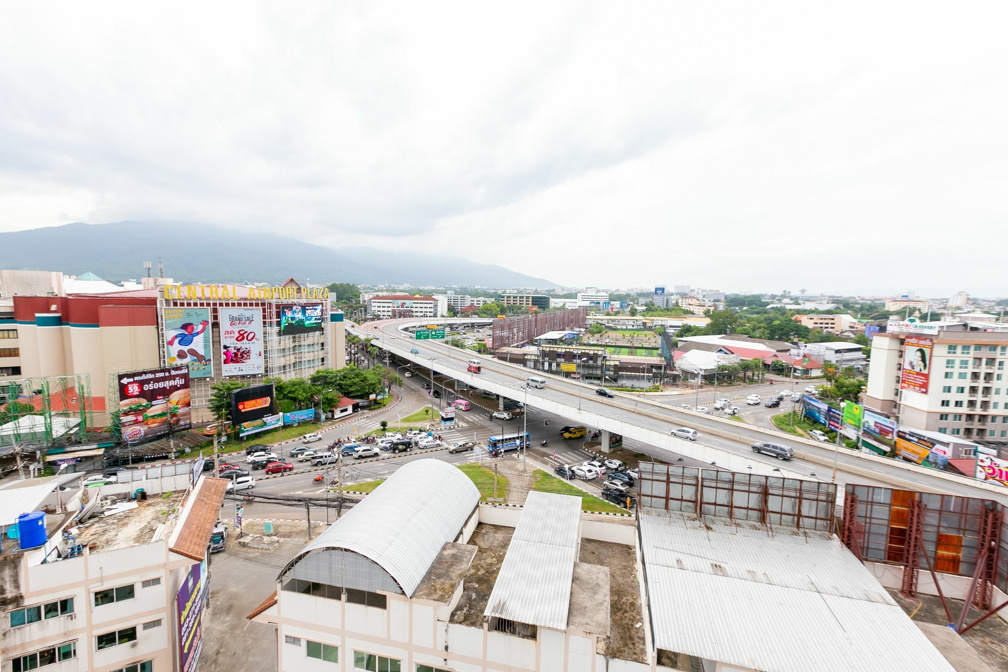 Locals Prio Chiangmai Central Airport Plaza Chiang Mai Exterior photo