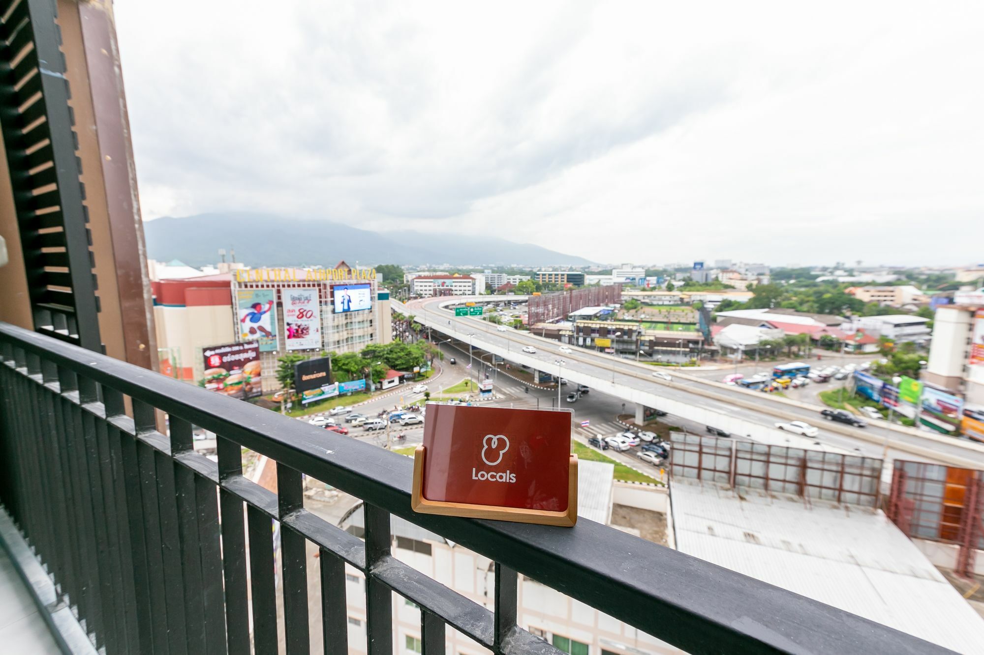 Locals Prio Chiangmai Central Airport Plaza Chiang Mai Exterior photo