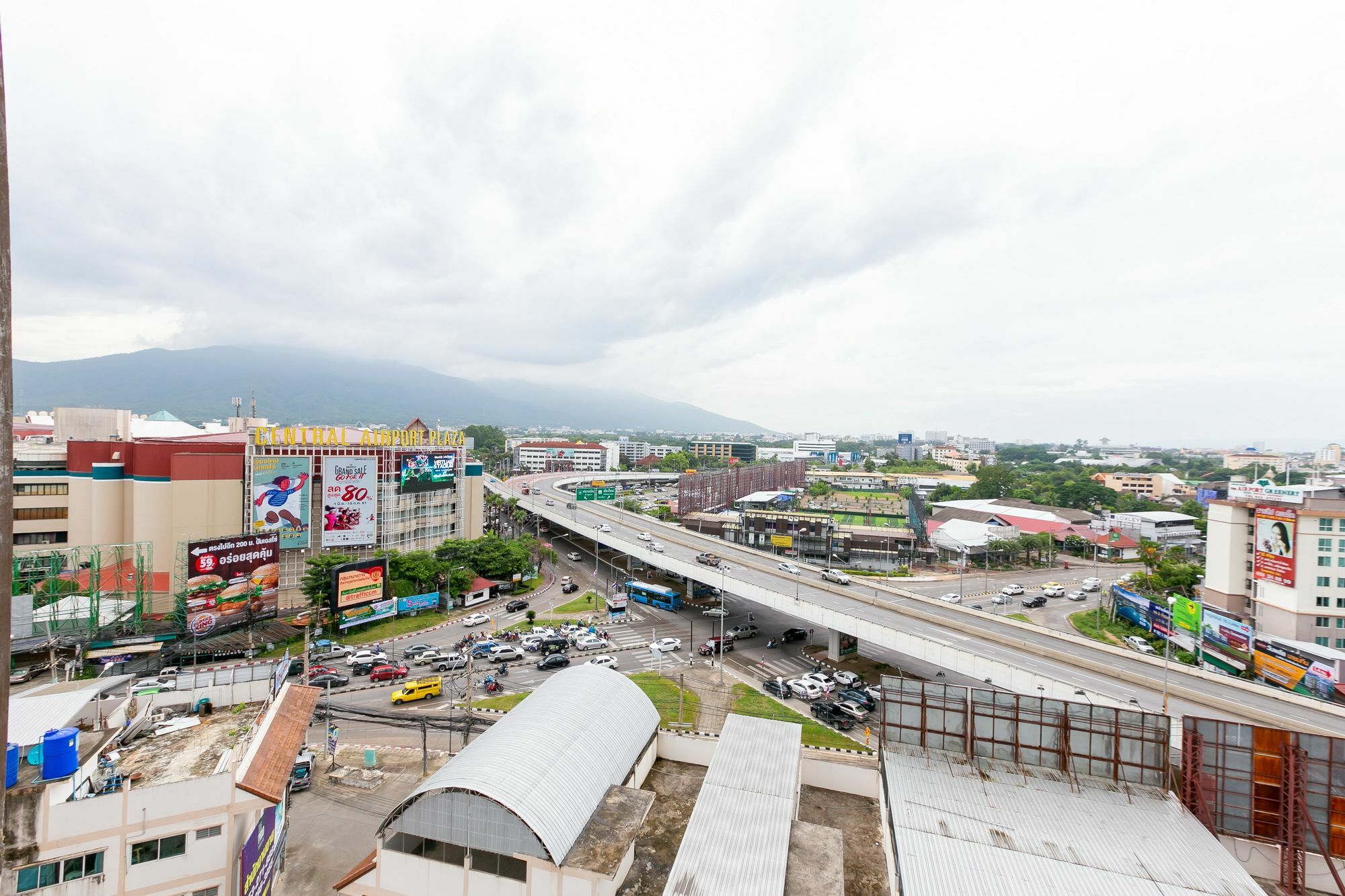 Locals Prio Chiangmai Central Airport Plaza Chiang Mai Exterior photo
