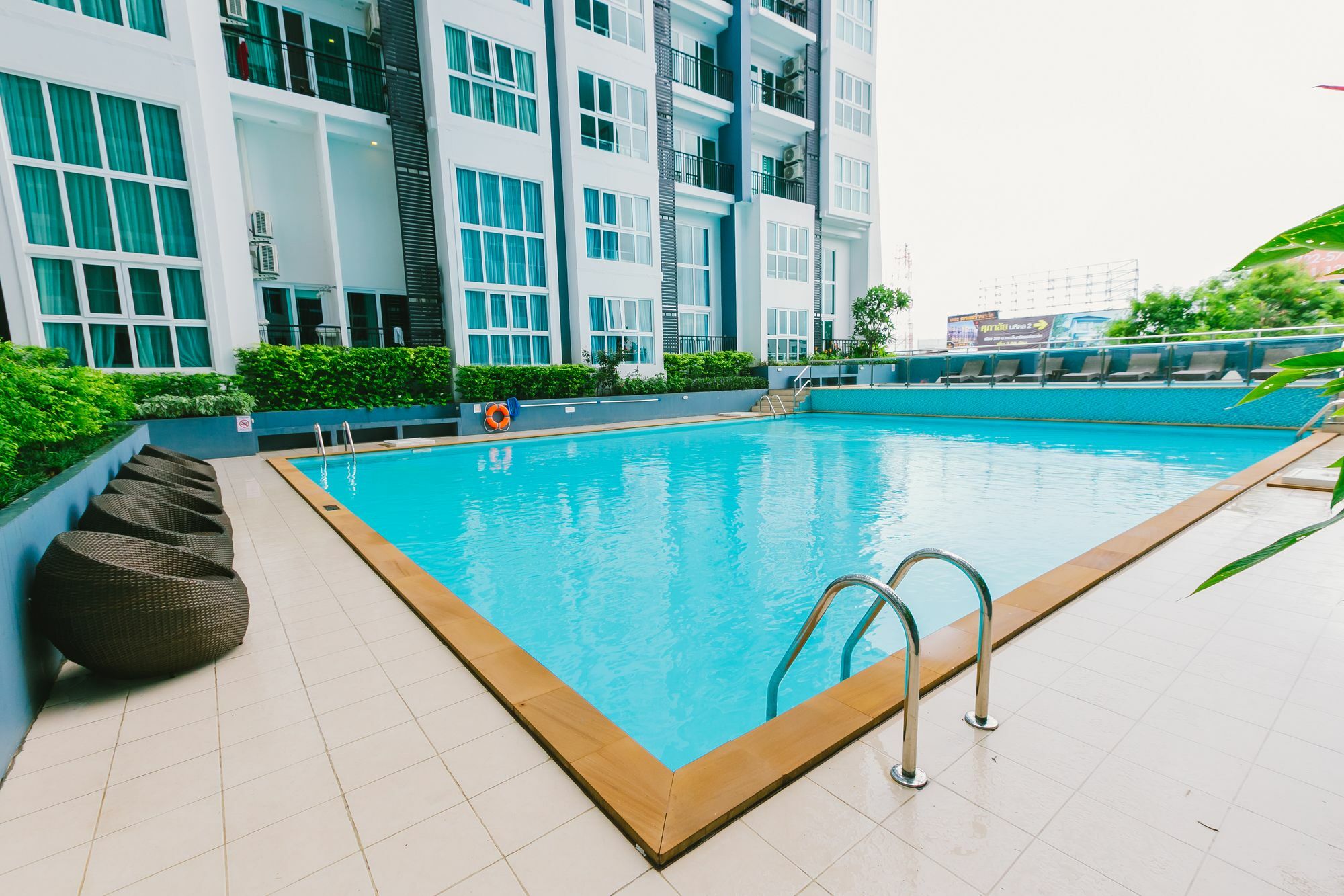 Locals Prio Chiangmai Central Airport Plaza Chiang Mai Exterior photo
